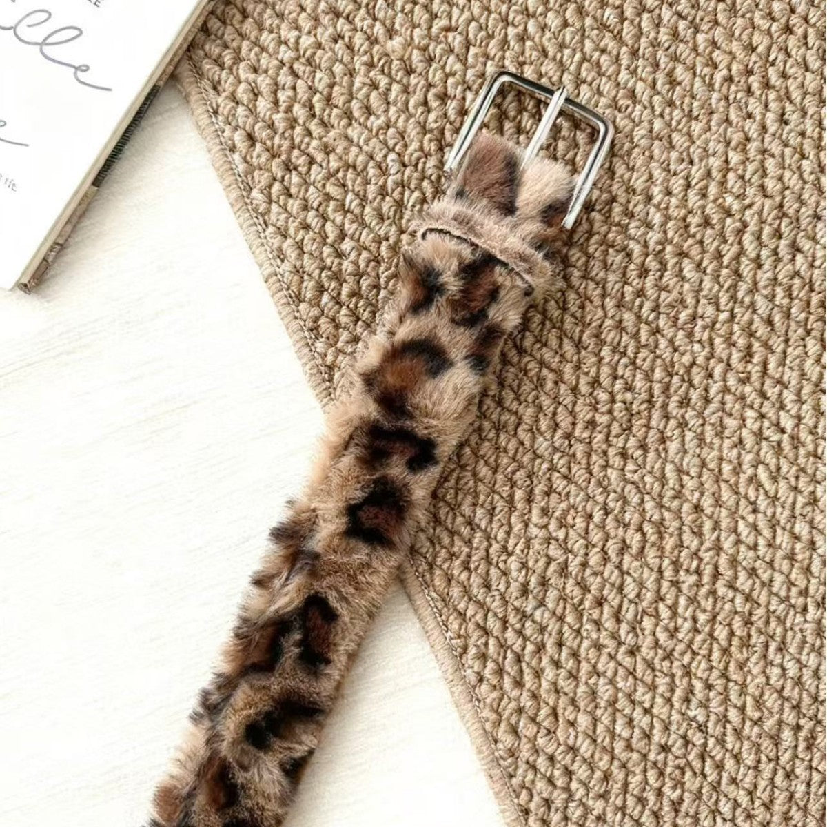 Leopard-print plush belt is a versatile, wide and comfortable furry belt